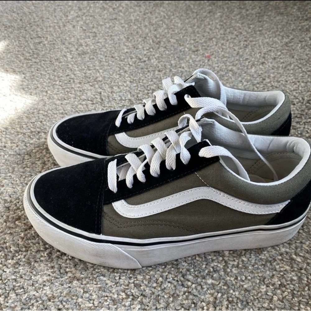 Women’s platform vans